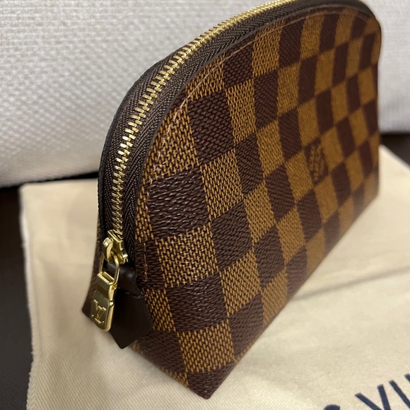 Louis Vuitton Cosmetic Pouch - Picture 3 of 4
